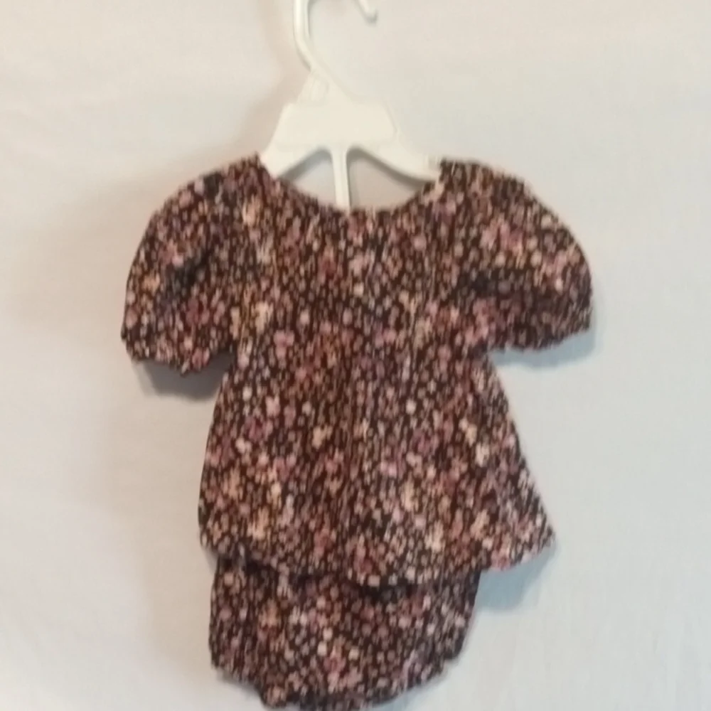 Old Navy Baby Girl Floral Puff Sleeve Top & Bloomer Set 6-12M